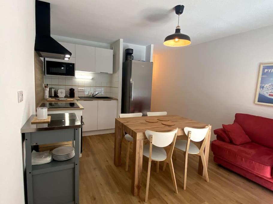 T3 Centre Ville Avec Parking, Balcon Et Wifi. 5P. Cauterets Extérieur photo
